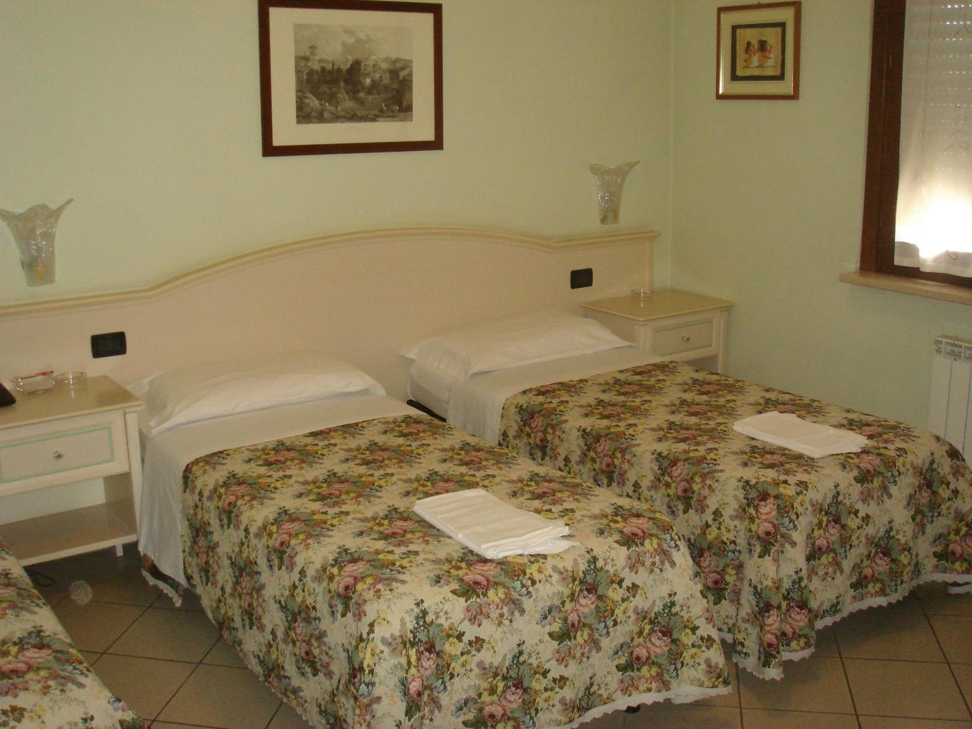 Albergo Il Gufo Parma Habitación foto